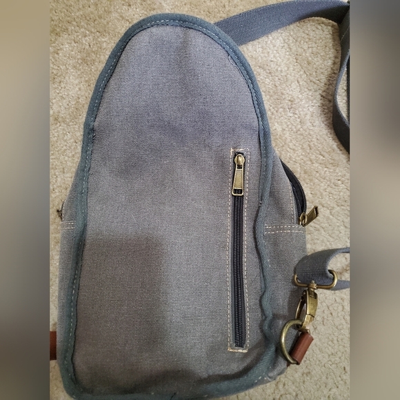 Michigan Gray Multi Zipper Fanny Pack/Crossbody Bag - Picture 9 of 16